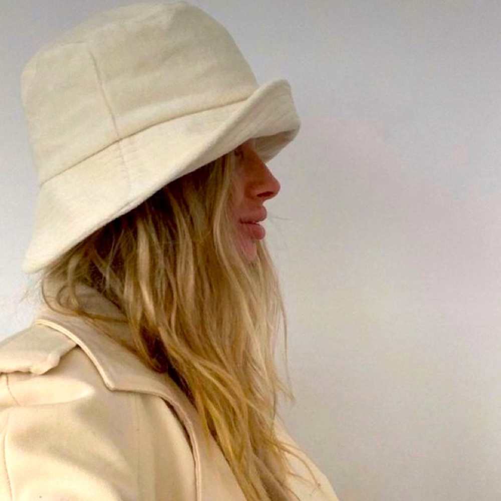 Lack of color bucket hat